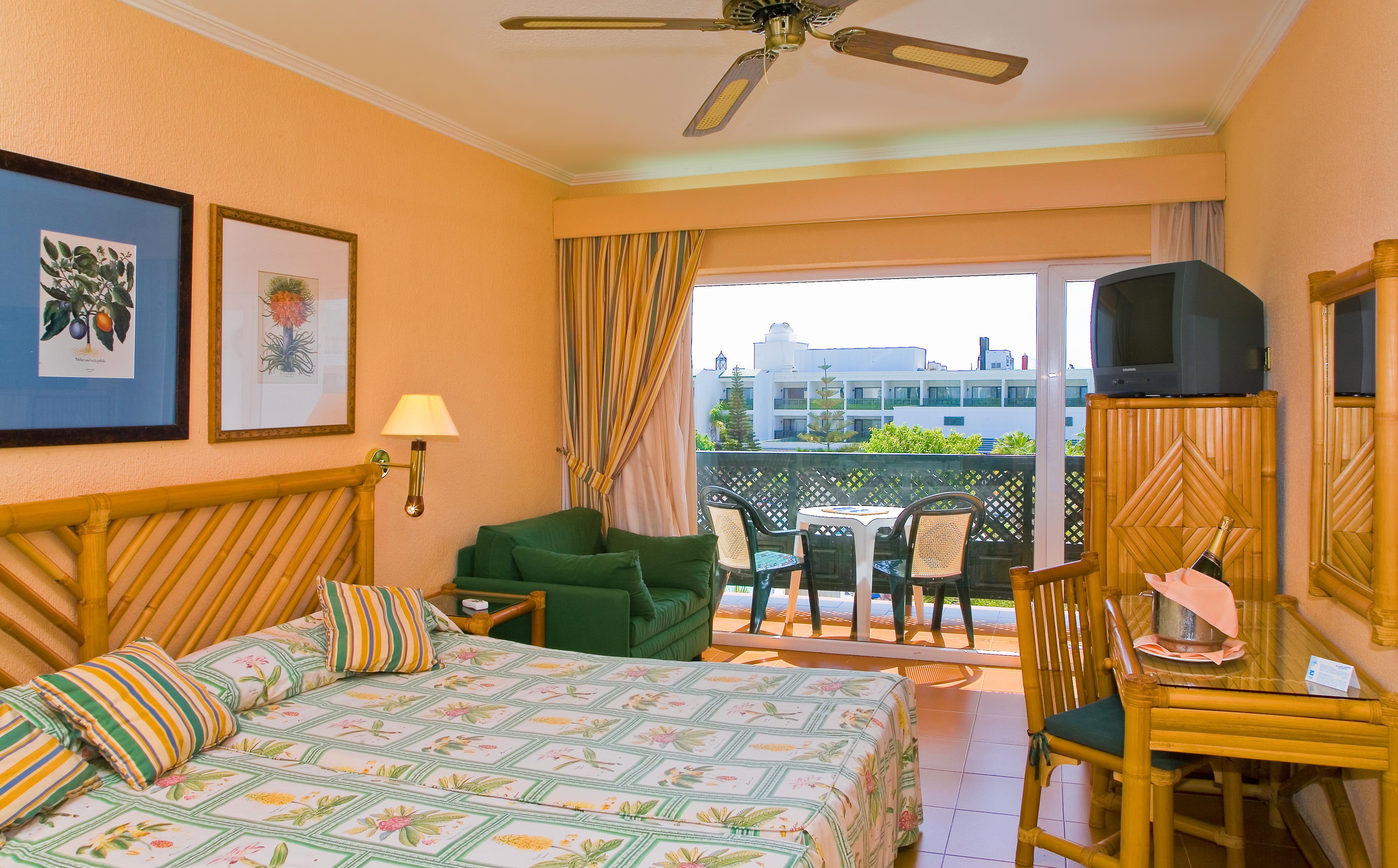 Bluesea Costa Bastian Hotel Costa Teguise Room photo