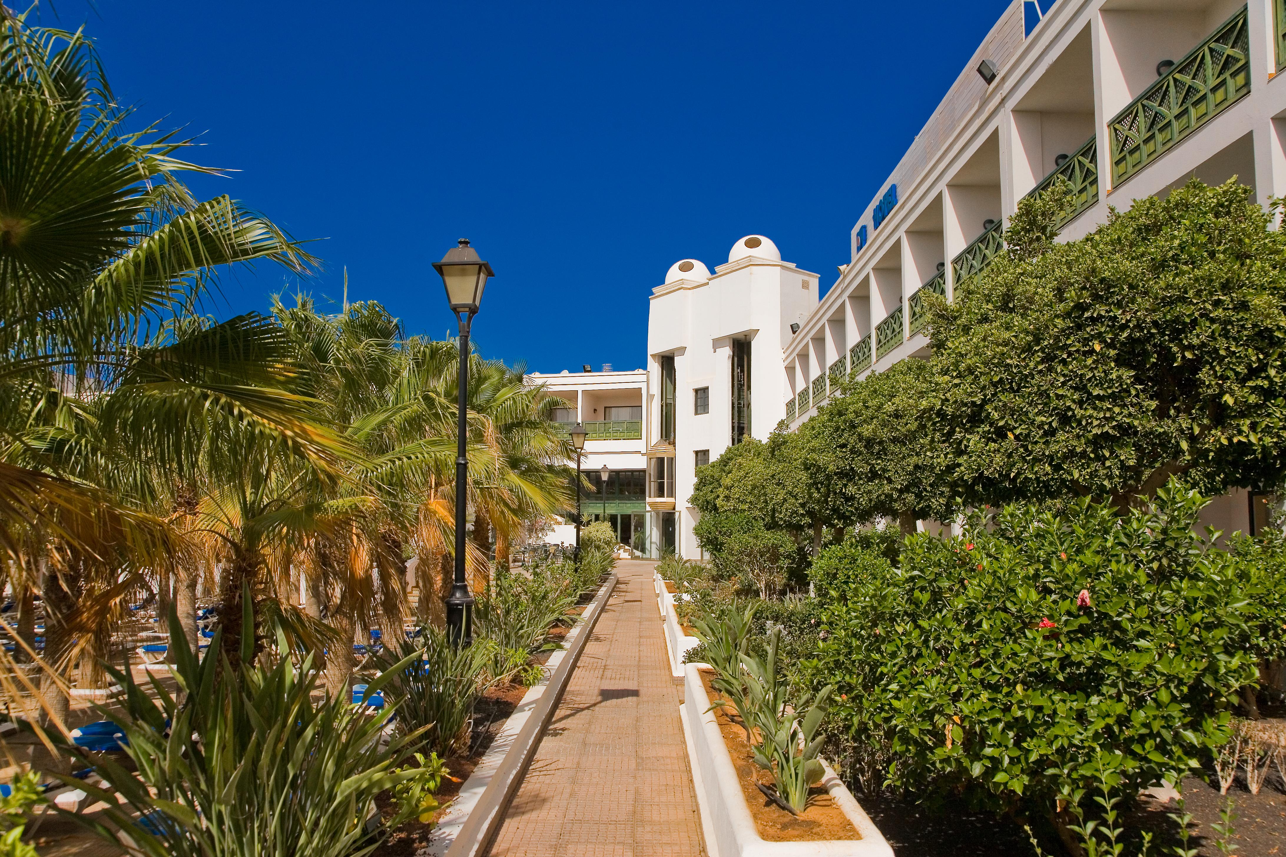 Bluesea Costa Bastian Hotel Costa Teguise Exterior photo
